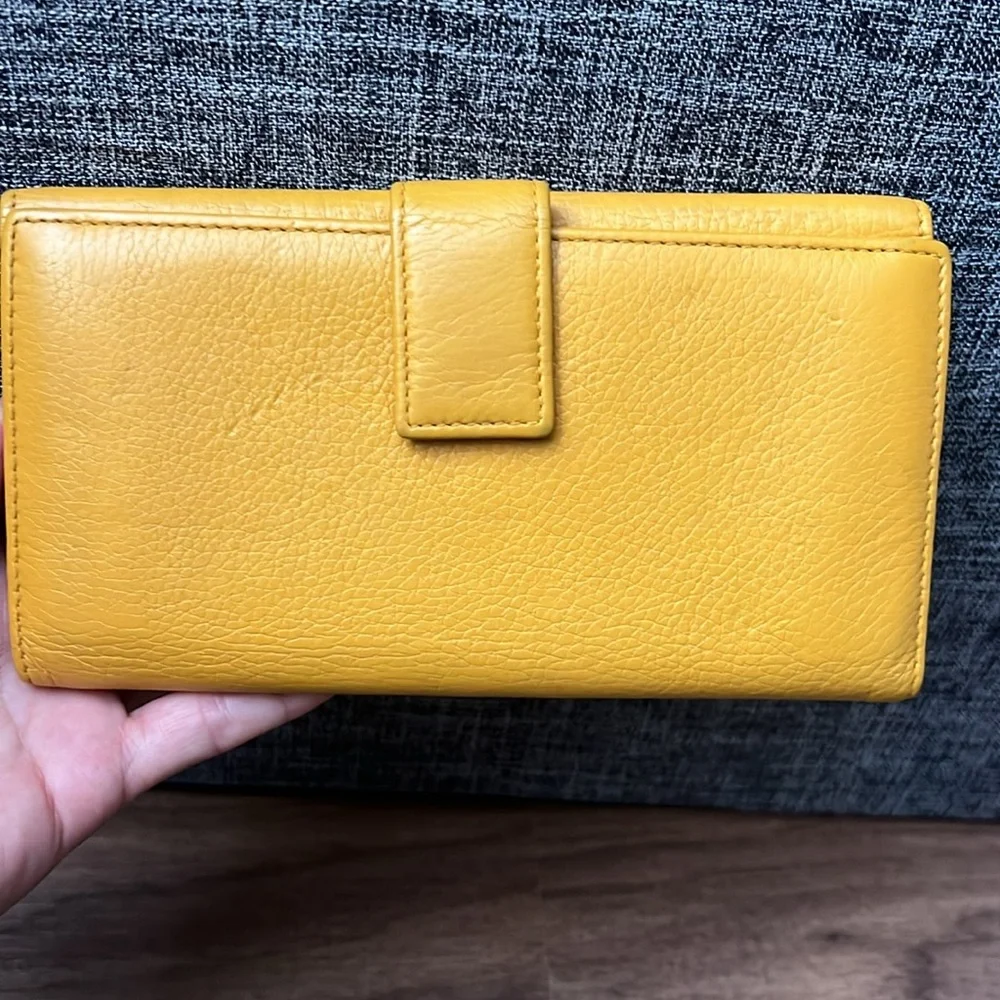 💯% authentic Gucci long wallet - Picture 2 of 14
